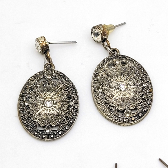 Lot of 8 Silver Gold Tone Vintage Earrings Set + 1 Timex Watch - Picture 4 of 11